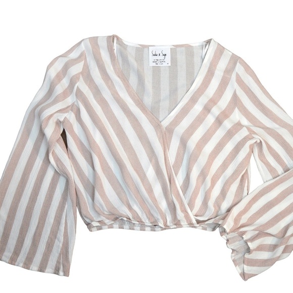 SADIE & SAGE V-Neck Crossover Bell Sleeve Top, Blush & White - Medium - Picture 9 of 9